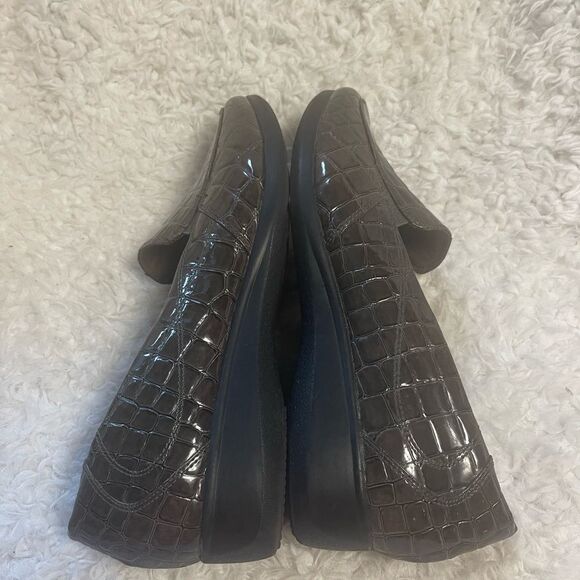 Clarks synthetic patent olive green crocs print Loafers rubber soles SZ12W - Picture 5 of 10